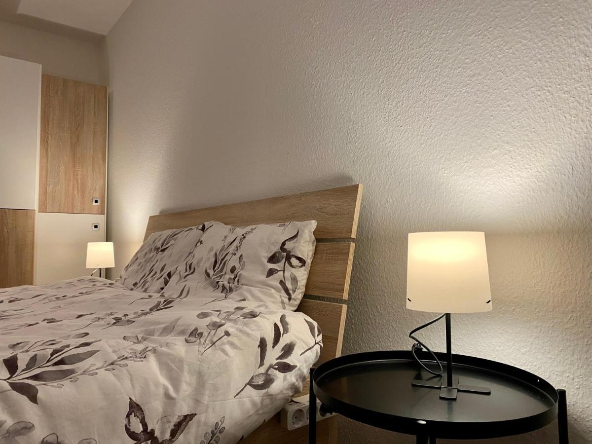 Marienhaus Apartment - Zentral, Parken, Netflix, Kontaktloses Einchecken Wuppertal Exterior foto
