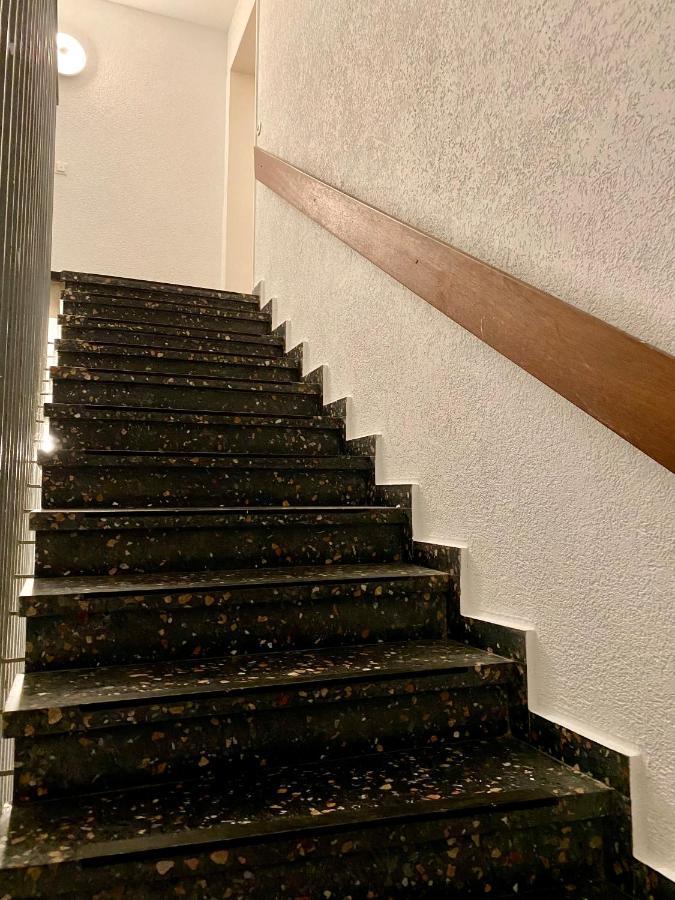 Marienhaus Apartment - Zentral, Parken, Netflix, Kontaktloses Einchecken Wuppertal Exterior foto