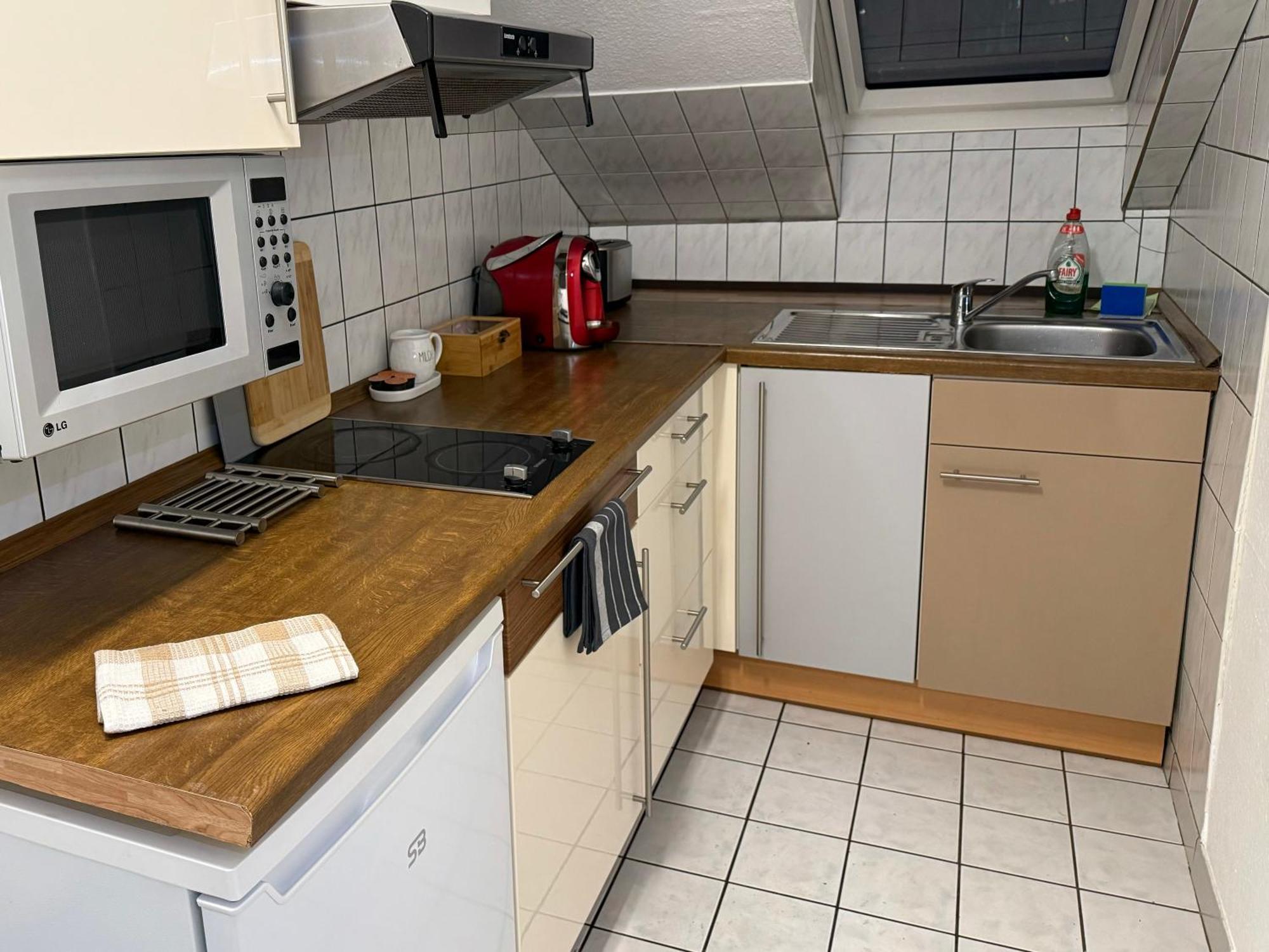 Marienhaus Apartment - Zentral, Parken, Netflix, Kontaktloses Einchecken Wuppertal Exterior foto